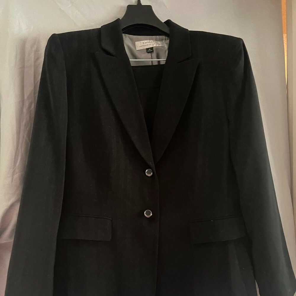 Slightly Worn Black Tahari Pantsuit Sz 14 - Picture 2 of 3